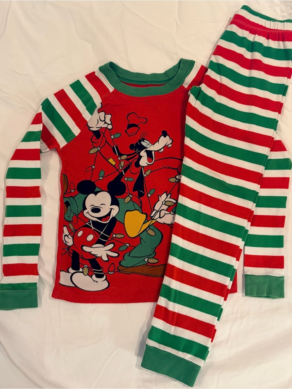 Disney Parks Festive Christmas Pajamas in red and green sz 8 EUC
